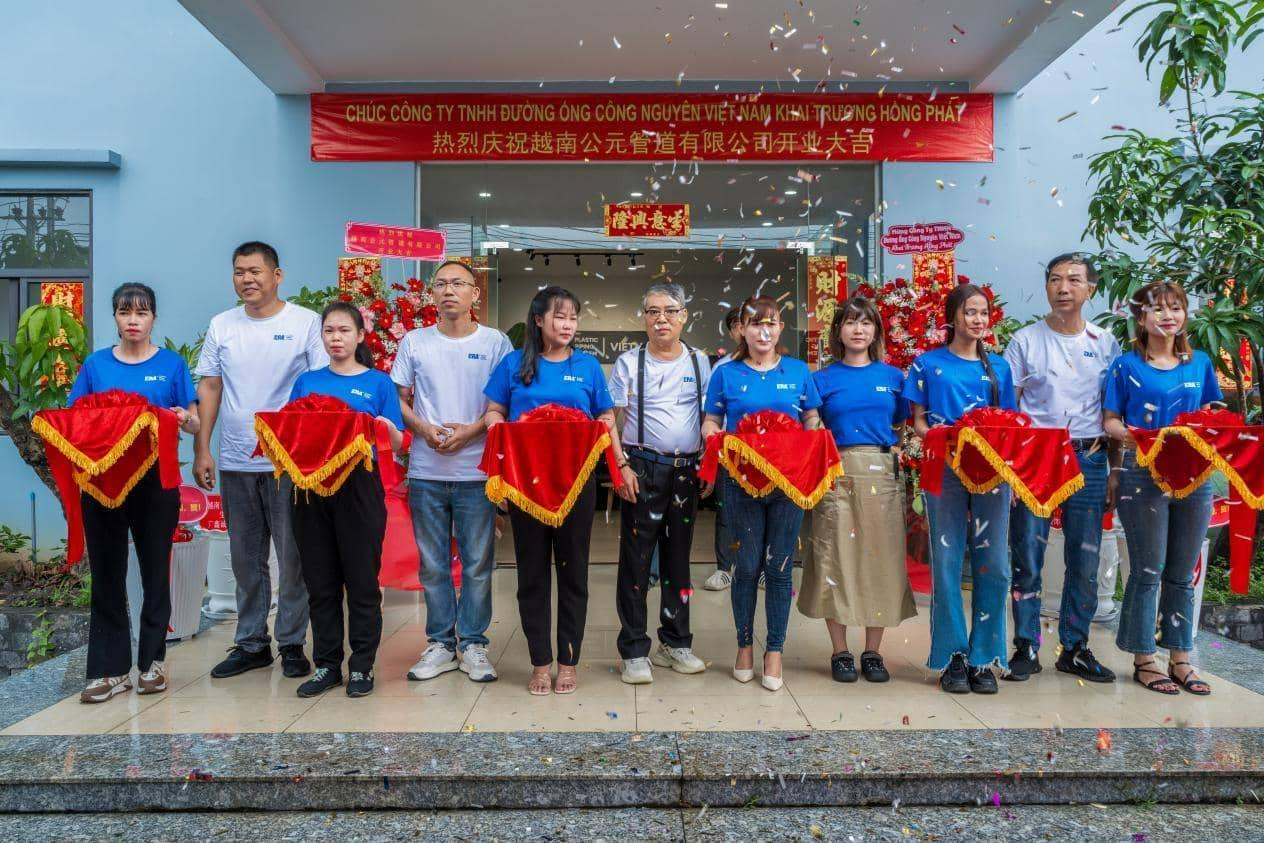 participó en la inauguración de ERA Vietnam