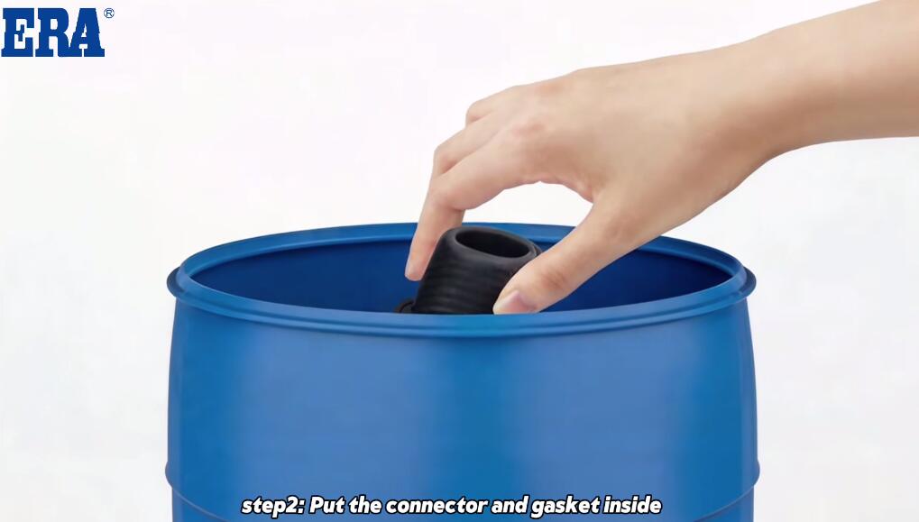 Paso 2 Coloque el conector y la junta en el interior.