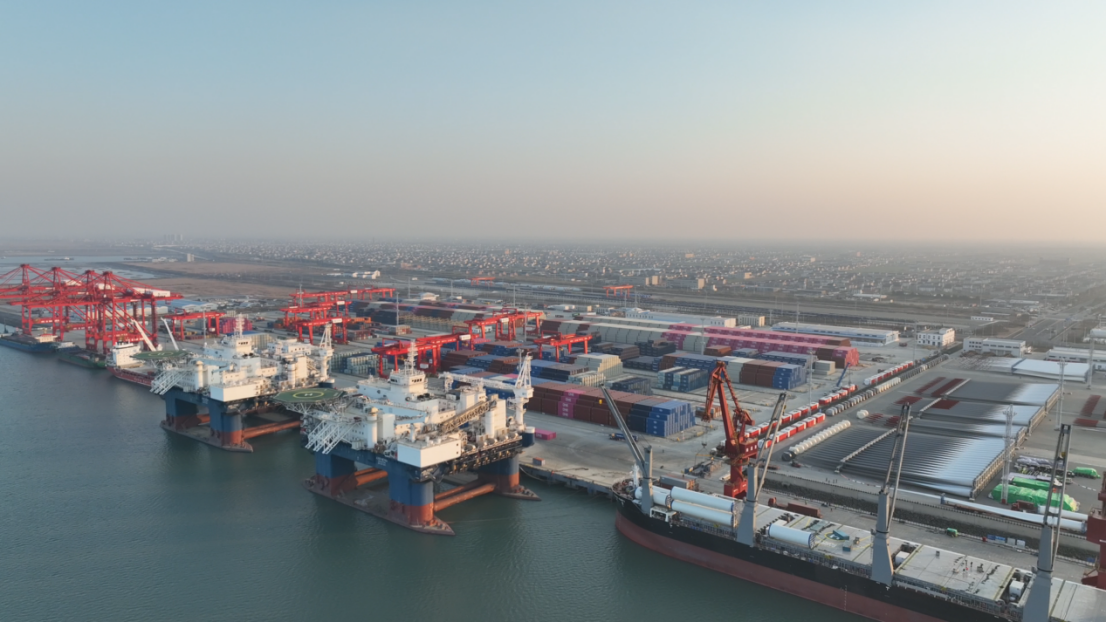 Puerto de Nantong en la provincia de Jiangsu